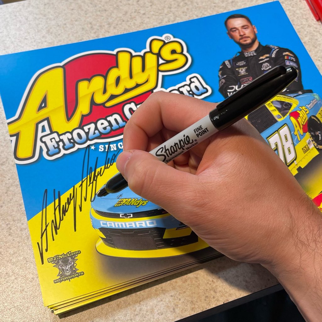 anthonyalfredo's tweet photo. Who wants one? 🖊️ 🙋🏻‍♂️ @EatAndys https://t.co/RHlGxx1r86