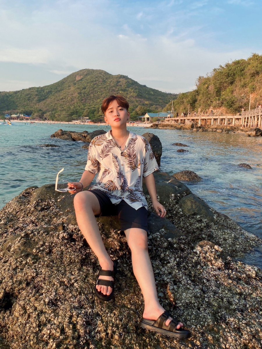 ss_MT44's tweet photo. ฉันเป็นทะเล ไม่ใช่เขา 🤍🌊 #ทอม #ทอมโคราช #เที่ยวทะเล https://t.co/lvIfbJPU4l