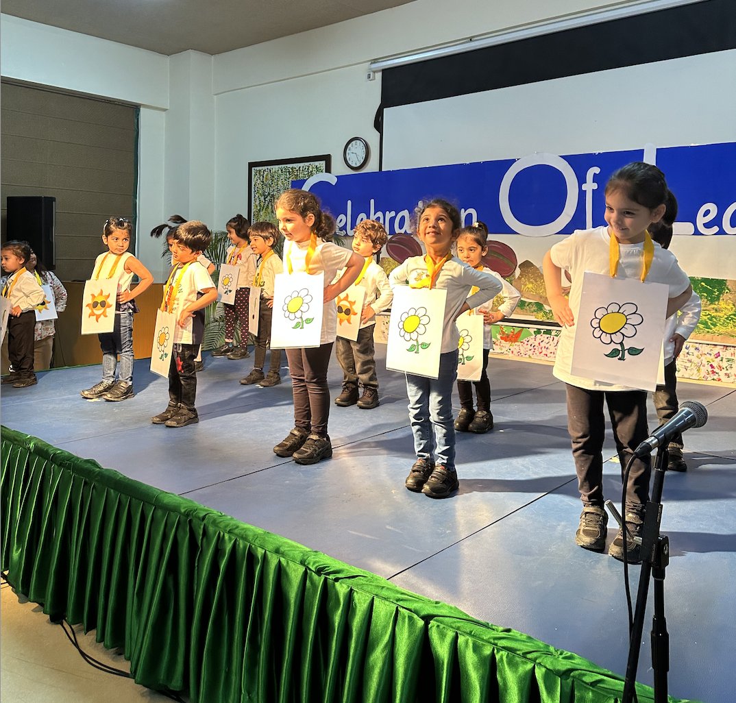 PathwaysNoida's tweet photo. Growing together in learning! 🌱🧒 Our Pre-Nursery students had an amazing 'Celebration of Learning' as they showcased their skills and accomplishments in their unit 'Things that grow' to their Nursery peers. 

#PathwaysSchoolNoida #ib #Learn #Work #Play #Think #LIVE https://t.co/dYhPqNxCHw