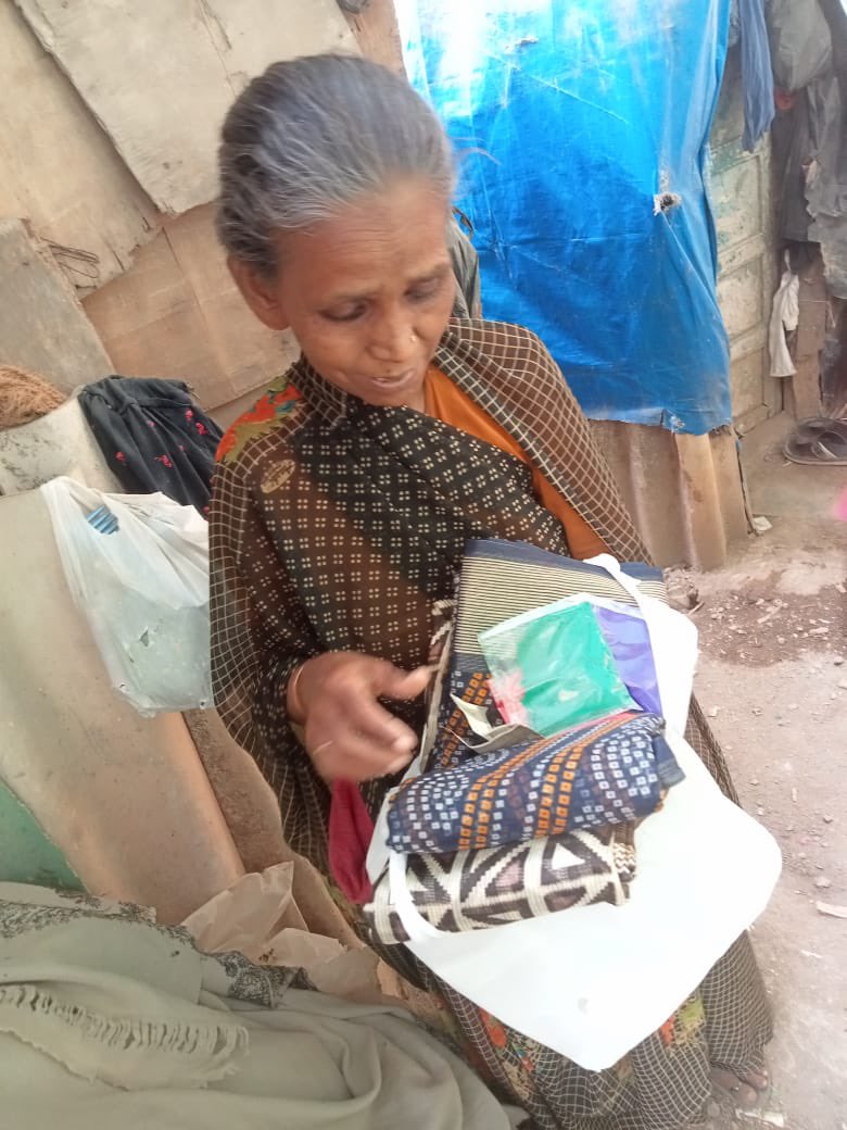 GoodGoAround's tweet photo. Started the festival of colours by bringing a delightful surprise to a senior widow. Always aloof &amp; seen in the same saree for days..so we decided to change that. At first shocked that someone had even thought about her..later when she saw her new sarees her reaction was 🥰 https://t.co/WY08enYLgG