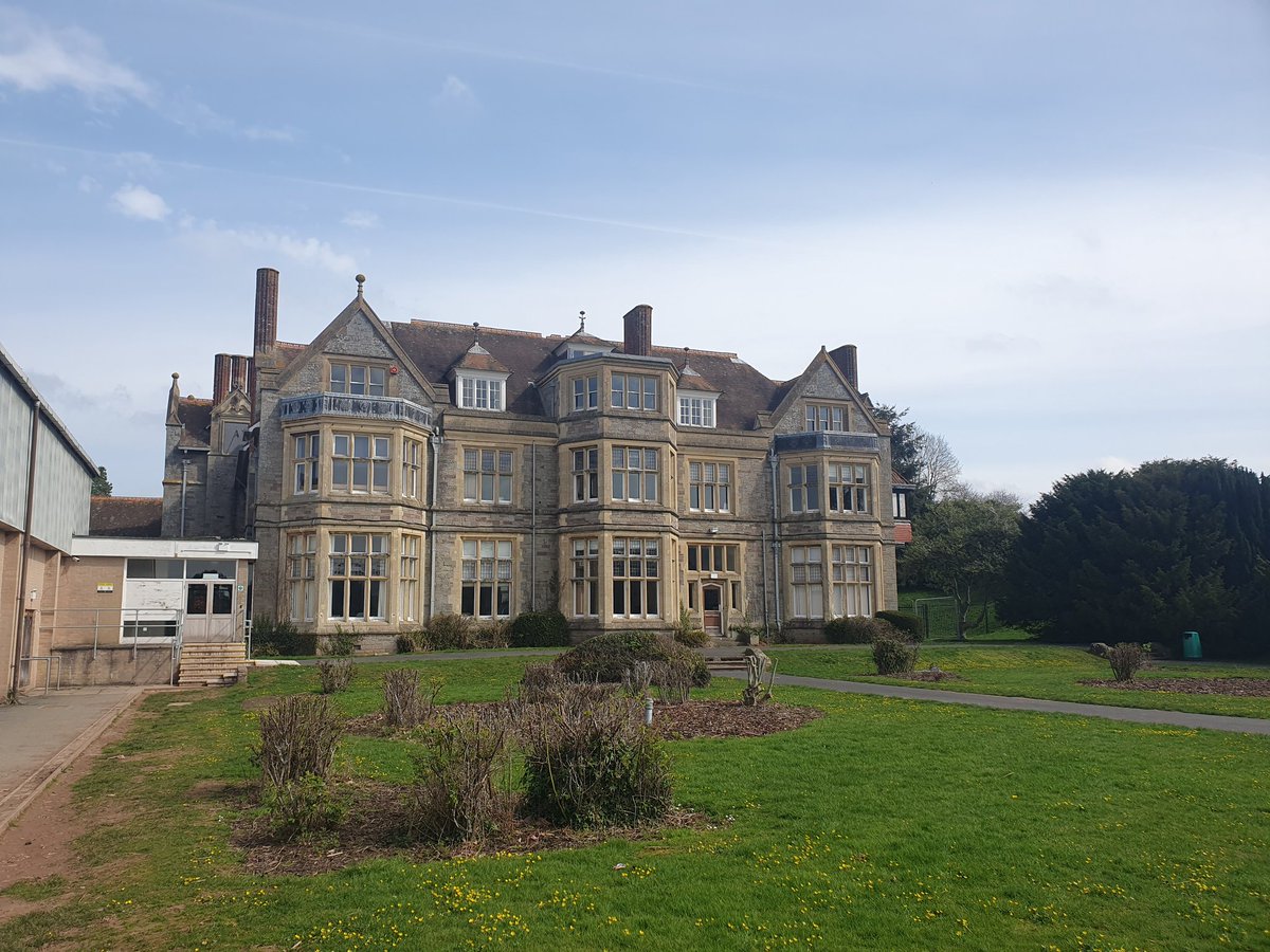 willlloyd83's tweet photo. It was lovely being back, reminising on the @GwernyfedHS grounds whilst attending the #ThreeCocksMatters #EasterSunday #BankHoliday event.
Great seeing people of all ages coming together and enjoying each others company.
#ThreeCocks #Aberllynfi #Gwernyfed https://t.co/62zn2qwLK7