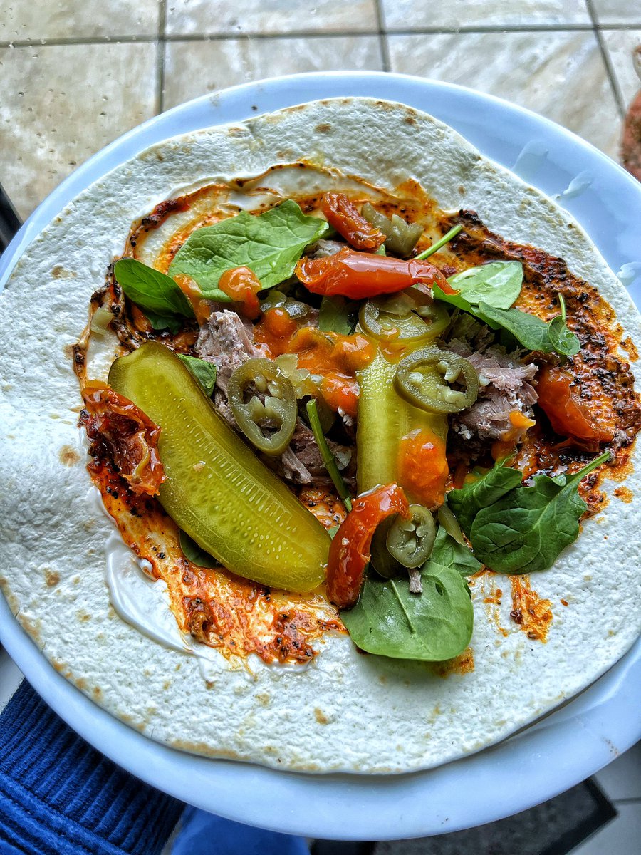 Bank Holiday Mondays, made for: rain 🌧️, journeys home and ….. 🥙 WRAPPERS DELIGHT 🥙 My fave way to use up leftovers … here mayo with harissa paste and Urfa chilli paste, cold pulled Easter lamb, pickles, random sad salad bits, jalapeño pickles!