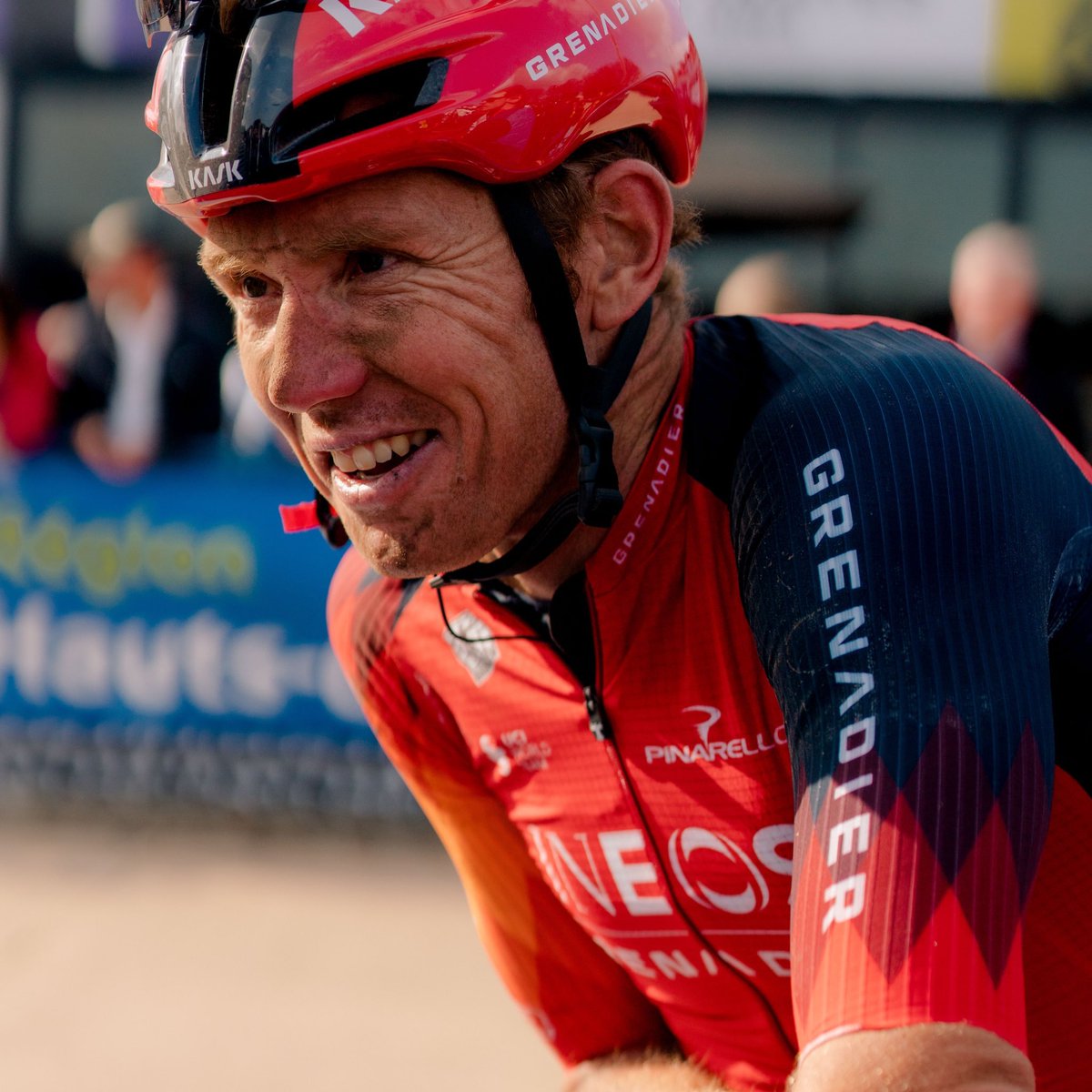 amantes_cycling's tweet photo. Cameron  Wurf  protagonizó ayer una de las mayores salvajadas que he visto en el deporte. Tras los 262 kilómetros de la Roubaix con la tortura de los adoquines, llegó al hotel y se calzó las zapatillas para completar 21 kilómetros a un ritmo alegre de 4:08 min/km. Que barbaridad https://t.co/3NLMEEAa2L