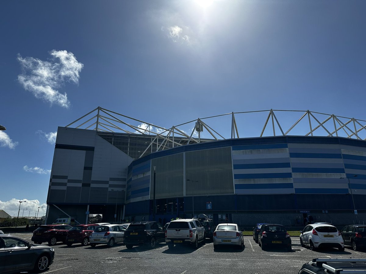 Trip to Cardiff to support the Lads. Closest game from Cornwall that I could make this year! Plymouth best get promoted to the Championship for next season 🔴⚪️🔴⚪️
<a href="/SunderlandAFC/">Sunderland AFC</a>