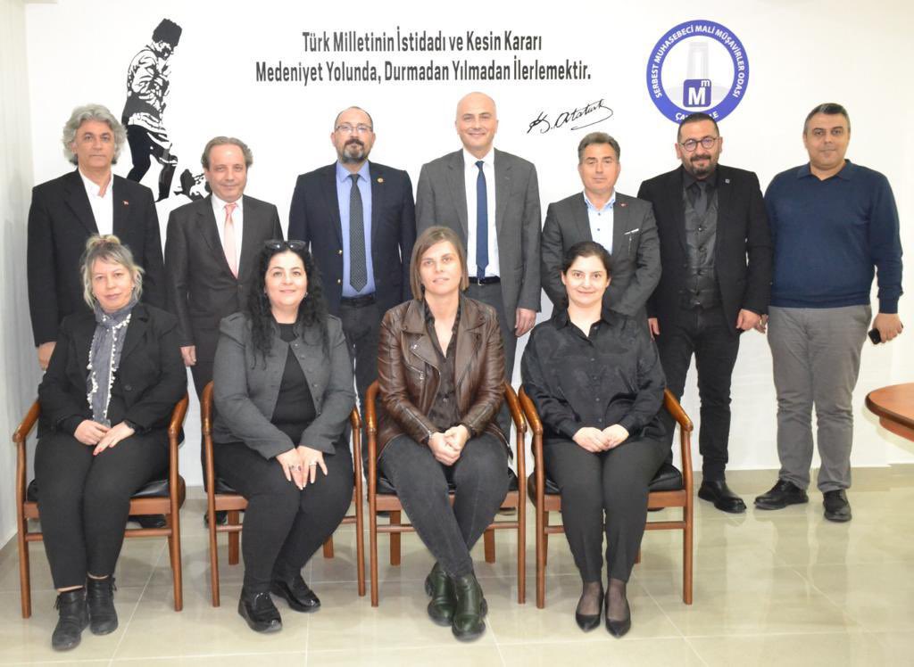 biga_ubf's tweet photo. Fakültemiz ile ÇSMMMO Arasında Protokol İmzalandı

Protokolün amacı Fakültemiz ile ÇSMMMO iş birliğinde düzenlenebilecek her türlü eğitim, toplantı, panel, konferans, iş birliklerinin çerçevesini çizmektir.

#ÇOMÜ #BigaUBF #BUBF https://t.co/m8I11IMRt3