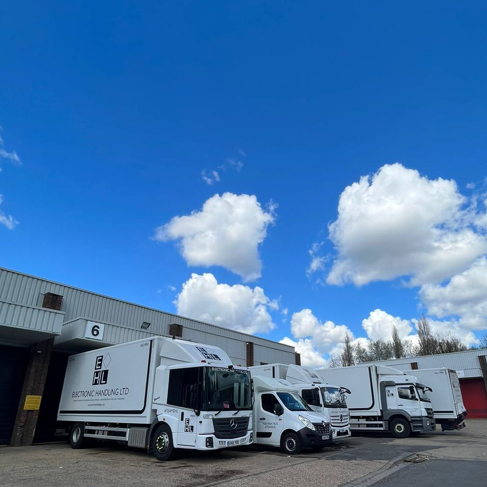All cleaned and ready for the week ahead 🧼🚛

#TeamEHL #freight #airfreight #LHR #urgent #transport #logistics #specialists #london #healthcare #installation #2man #crane #roadfreight #transportation #relocation #medical #delivery #collection #whitegloveservice #warehousing