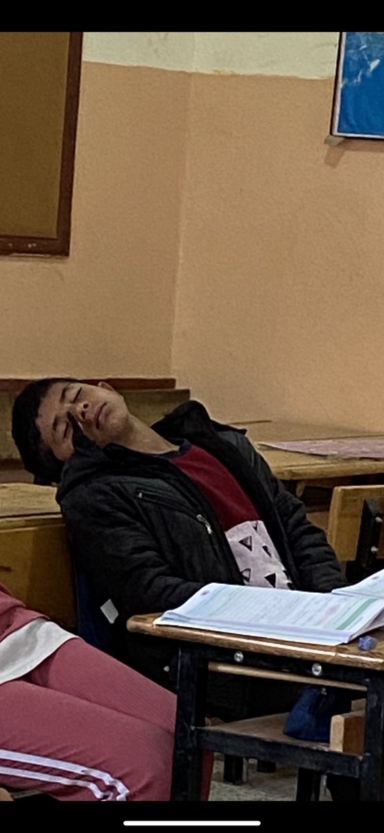 mervisss10's tweet photo. Ödevini sahurda yapmış birisi 🥲 https://t.co/uxSIWLDuvY