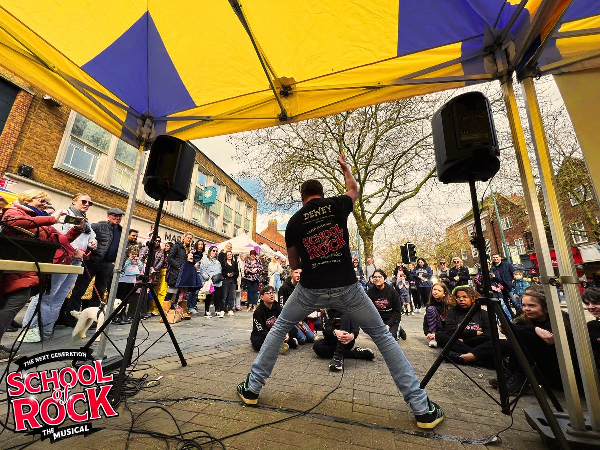 Our cast really rocked at St Albans Market on Saturday! Crowds formed to catch a sneak peek of our upcoming show School of Rock! 🎸
 
Got your tickets? 25-29th April 
alban-arena.co.uk/events/school-…
 
#stalbans #schoolofrock #albanarena  #schoolofrockthemusical #hertfordshire #theatre