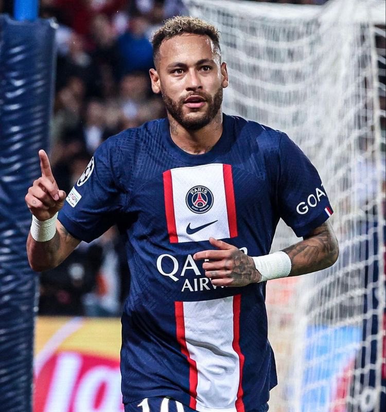 NaikyOh6's tweet image. Oui, le plus beau, le plus fort, le plus grand, le plus fort mentalement, le plus compétitif, le plus audacieux, l’homme aux records, l’homme parfait, Neymar da Silva Santos Júnior, je t’aime ptn❤️