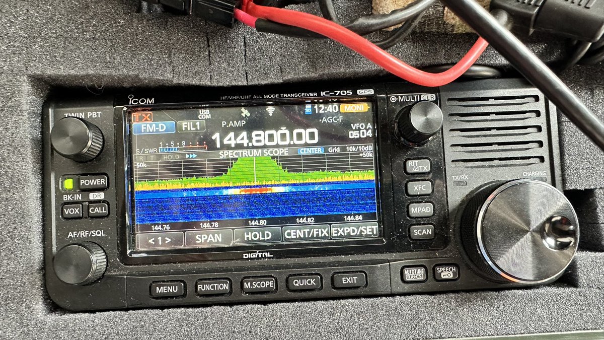 M0IAX's tweet photo. Iβve given up on HF trying to message anyone, must be to early in the day for you all. Iβve set up my #digipi and #IC705 and am talking to myself instead :-) https://t.co/8mHvTR2Ha9