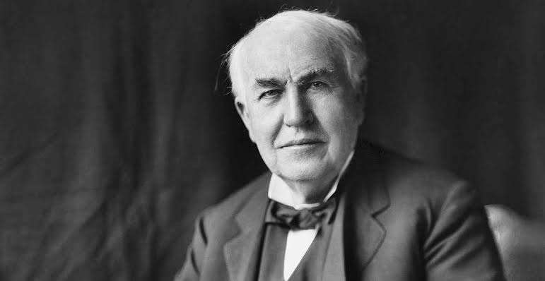 Hanya karena sesuatu tidak sesuai dengan rencanamu bukan berarti itu sia sia.

― Thomas Alva Edison