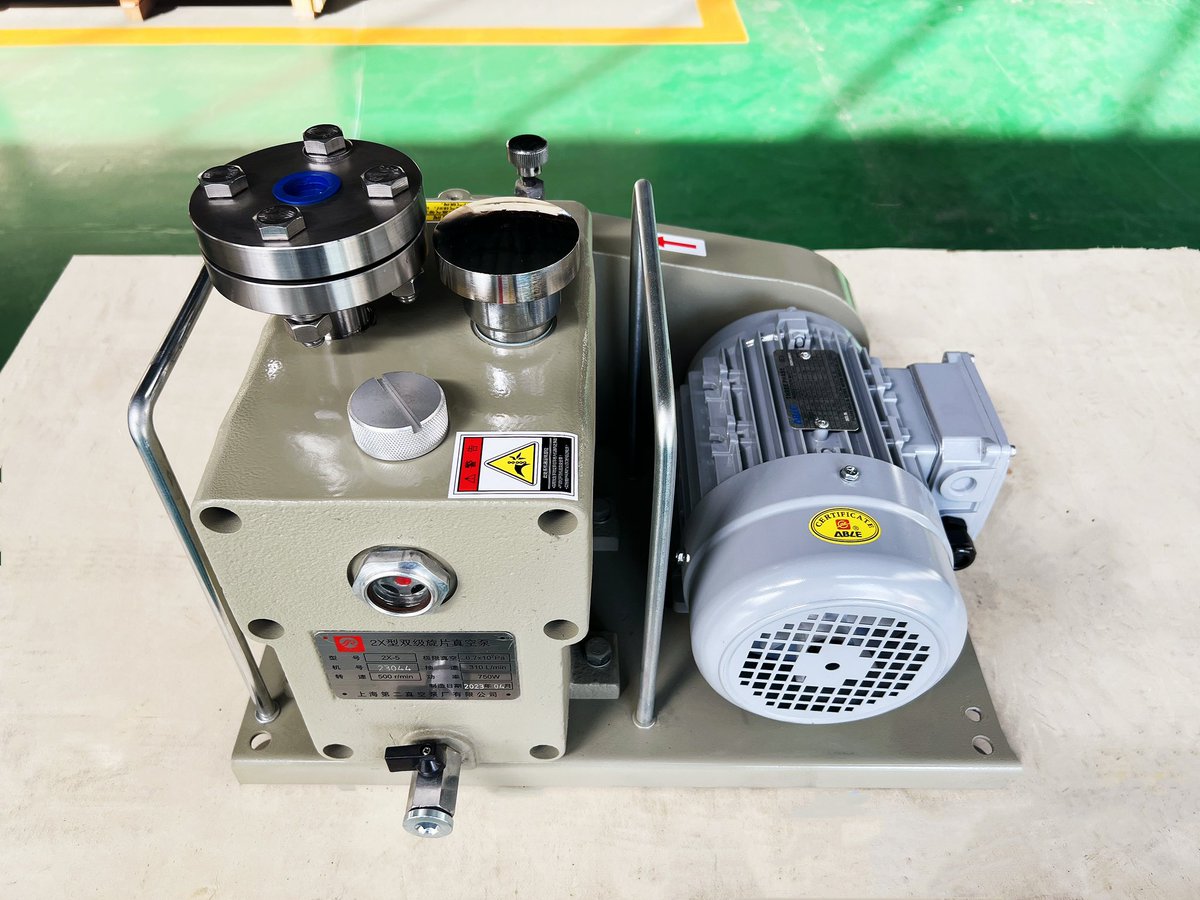 second_vacuum's tweet photo. 2X-5
Double stage rotary vane vacuum pump https://t.co/204DUrRrZC