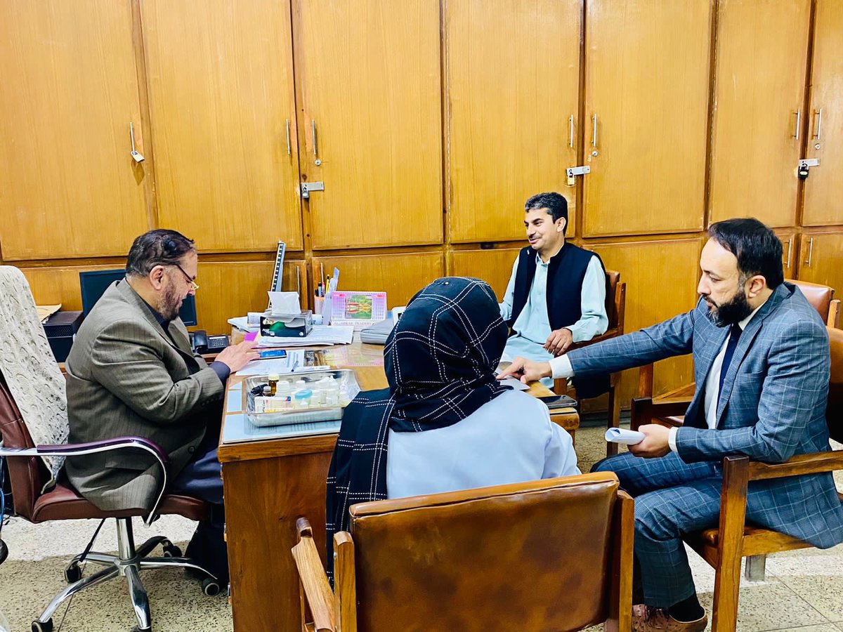 talhaatareen's tweet image. Conducted Day 1 of #OperativeDentistry exam as Internal Examiner. Unfortunately not very happy about the performance of students. Keeping fingers crossed for tomorrow 🤞🏻All the best to my boys 👍🏻