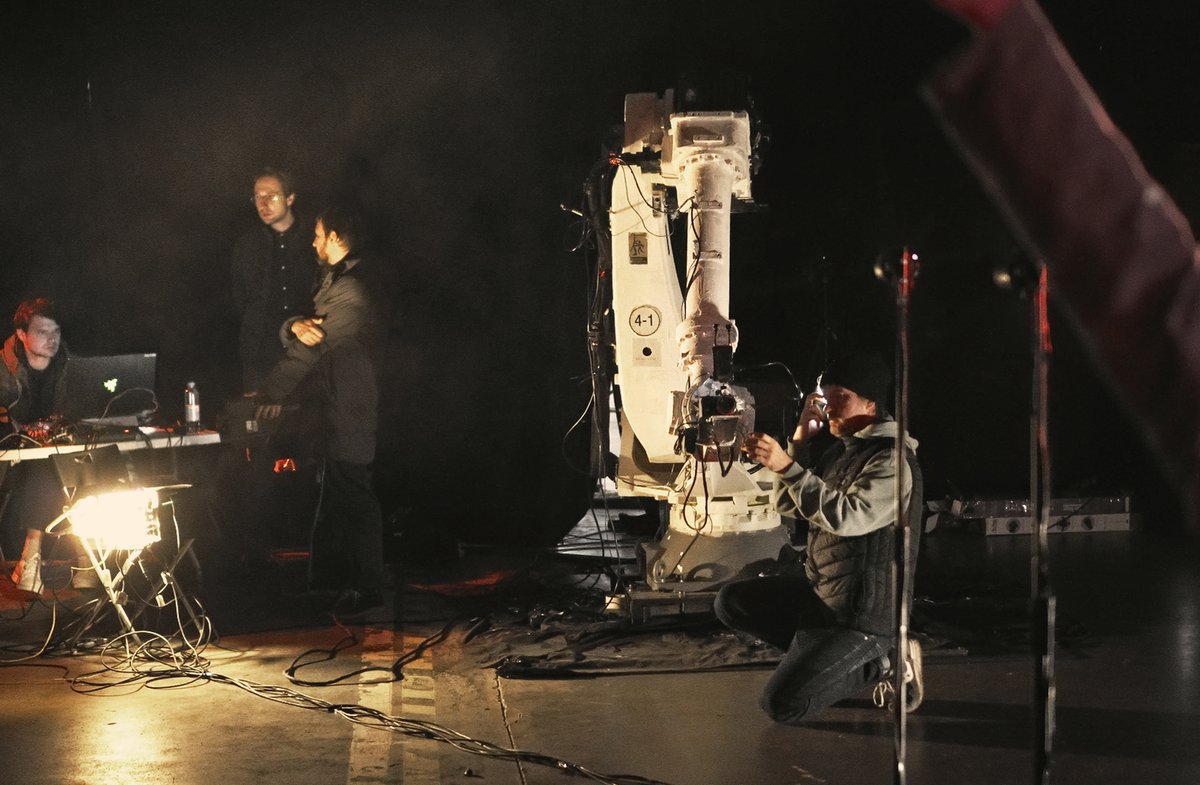 we_are_tundra's tweet photo. Setting up INEXISTENCE.
Sound and visuals were generated in real-time, captured by a custom-programmed industrial robot employing camera tracking.
#newmediaart #nft #touchdesigner #eth #generativeart #inexistence #manifold https://t.co/MhcxFXscxI