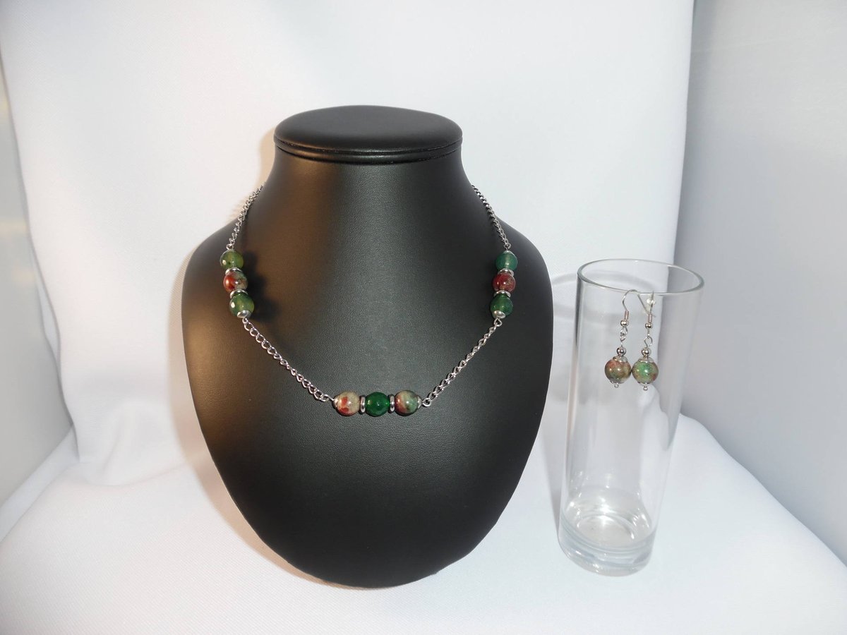 CreaFalip's tweet photo. Bonjour, -10% jusqu'au 27/04 dans ma #boutiqueetsy : Collier+ Boucles d'oreilles, pierres de gemmes, jade, chaîne en acier inoxydable, parure, bordeaux, vert, argent, bijou femmes, unique https://t.co/siCgzqpozf #multicolore #argent #non #jade #femmes https://t.co/6OafhqFGem