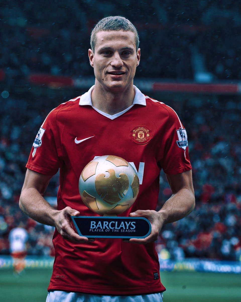 utdfocusid's tweet photo. Nemanja Vidic di Manchester United:

• 1 UCL trophy
• 5 Gelar EPL (3 berturut-turut)
• 2x Premier Leage Player of the Season
• 4x masuk PFA Team of the Year (3 berturut-turut)
• 2x masuk FIFA FIFPro World XI 

Kayanya goblok aja kalau masih bandingin Vidic sama VVD yak 😂 https://t.co/9VWTUOUyD3