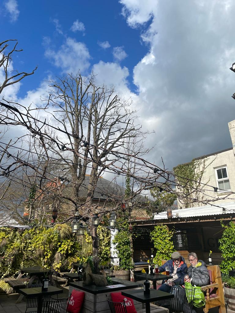 CHWorthing's tweet photo. Street of the Week is Heatherstone Road. The garden is blooming &amp; it's @WorthingTTO this weekend. We're featuring @HausOnTheHill on tap for the first time to #bestroastinworthing #worthingsocial #hospitality #awba #brightonbier #beyondbrighton #sussexfoodanddrink #caskmarque https://t.co/6syfsv674q