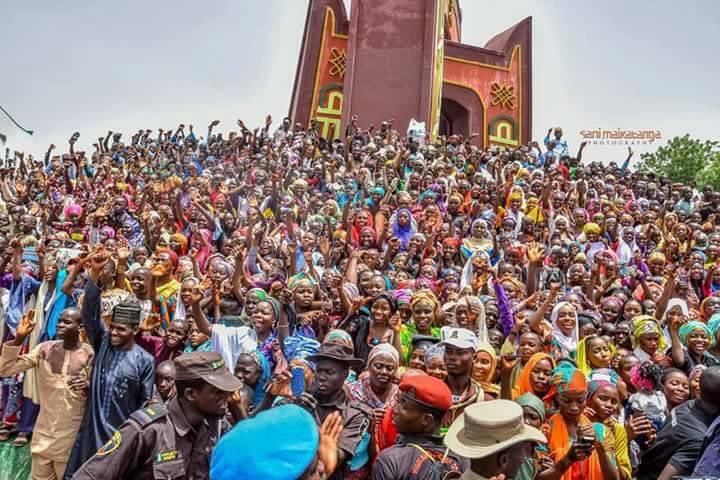 godfather123aaa's tweet photo. This is Kano, kano is the North. Kano State is now expected to have about 30 million people (population)after the country’s census in 2023. Officially, kano State has the number of 44 Local Government Areas making it the most populated state in the country since 2006 census. https://t.co/ss9rfNGbBE