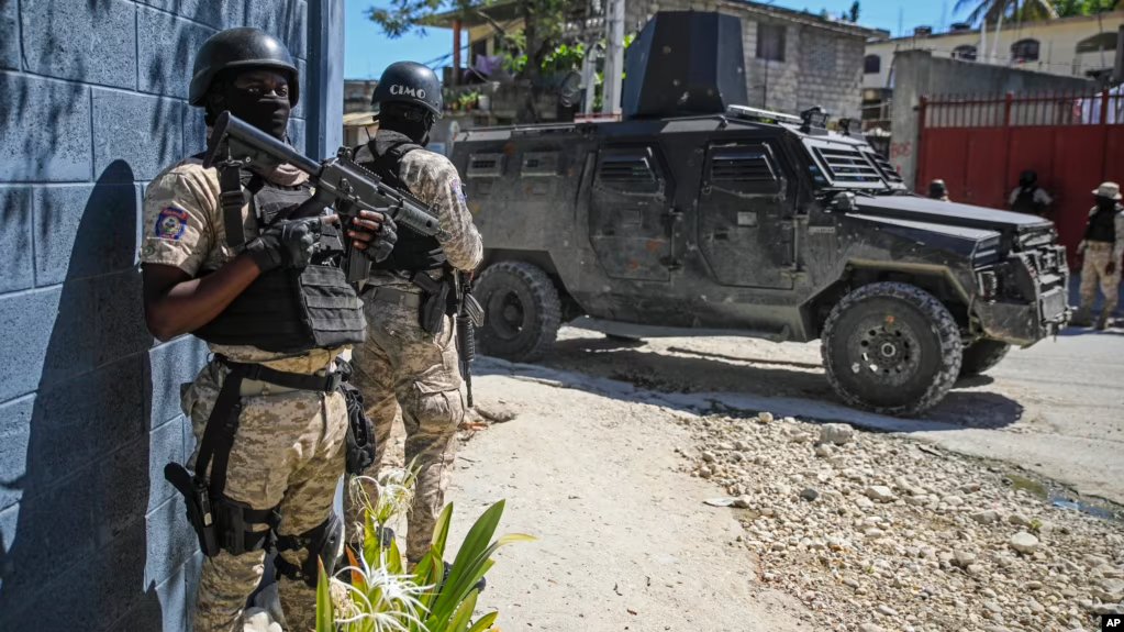 TheNancyRoc's tweet photo. #Haiti 3 national police officers were ambushed and killed this Sunday, April 9, 2023, by the armed #gang of Carlo Petit-Homme, known as #TiMakak, in Thomassin (large district on the mountainside, on the heights of Pétionville, at the east of Port-au-Prince), https://t.co/7UBUxPS5d2