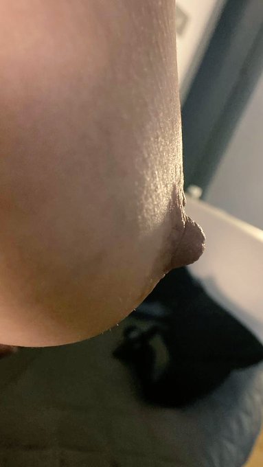 Vuoi succhiarla? https://t.co/0UnXQR7UYa