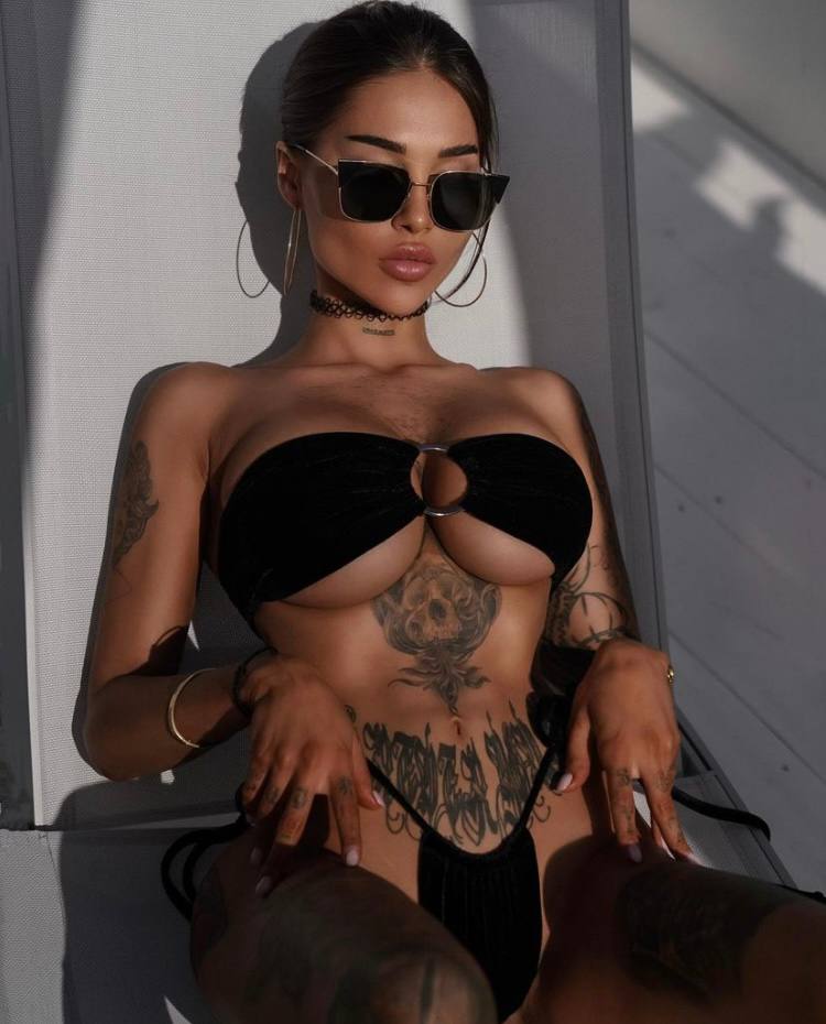LizzyLizzyy4's tweet photo. Fuck me like you haven't seen me for years 🔞 https://t.co/H9zqne1V8h