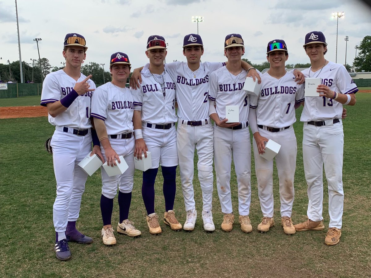 Bulldogs take on East St. John tonight at home at 5:00pm. Come out to Lala and support your Dawgs on senior night! #ace