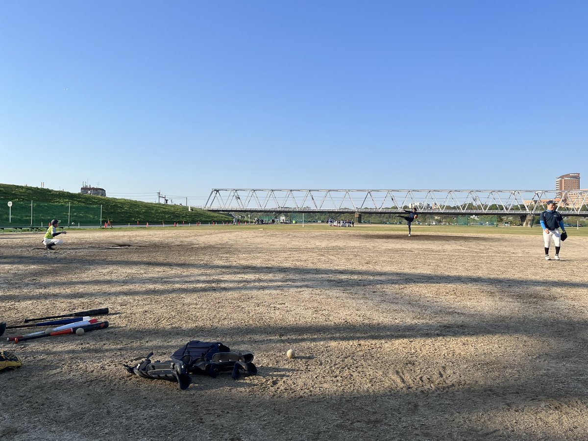 こんばんは！
ファンブルズSNS担当です。

昨日、4時間練習を行いました！
先日の公式戦ででた課題について取り組みました。
新しい練習メニューを試したのですが、
とても効果的だったので、今後も継続したいと思います！

次の公式戦では勝ちたいです！💪

#草野球メンバー募集
#草野球
#江戸川