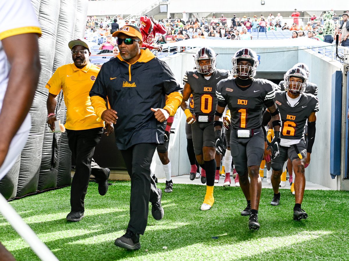 reidwatkins05's tweet photo. #AGTG after a great conversation with @CoachDJ_WRA I have received my first D1 OFFER❗️

 @BCUGridiron @CoachWoodie @CoachMIL1 @DarrellReid @CoachBeck_PTF @PTFFootball @Meech_Dream14 @JeremyO_Johnson @EnloeClemons @BHoward_11 @RivalsCole @247Hudson https://t.co/BuHAK8sIdf