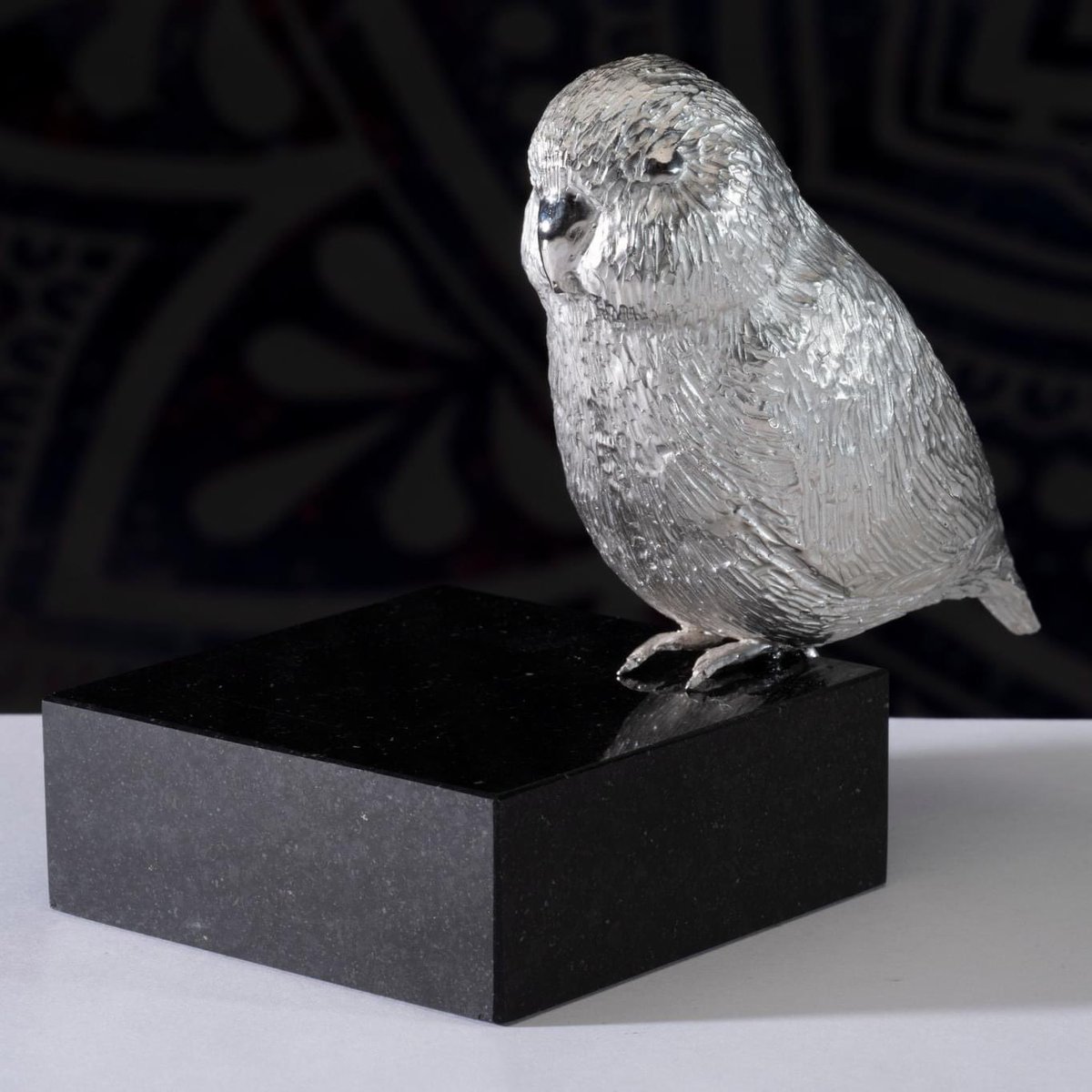 Het thema van de Silver Challenge is dit jaar “Verandering”.

Vorig jaar won Kirsten Quaedackers van Atelier Q  de Vakjuryprijs, en de Publieksprijs ging naar Femke Toele van FAT Design.

Doe je ook mee? Meld je nu aan! zilverdag.nl/silverchalleng…