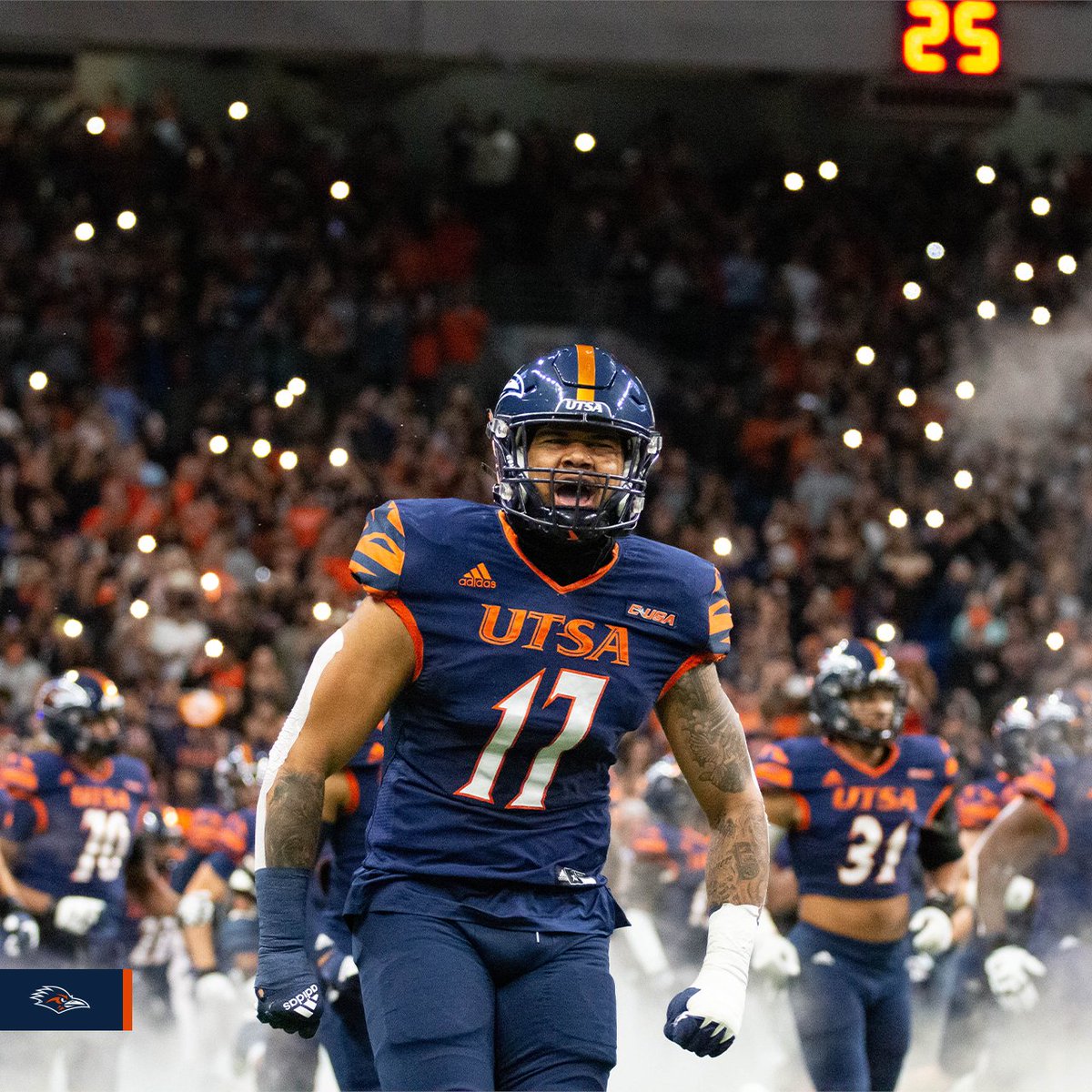 Back home in the Dome! 🏠 

🏈 Fiesta Spring Football Game
🗓️ Friday, April 14 
⌚ 6:30 p.m. 
🎟️ Free!  
🚗 Free! 

#BirdsUp🤙 | #LetsGo210