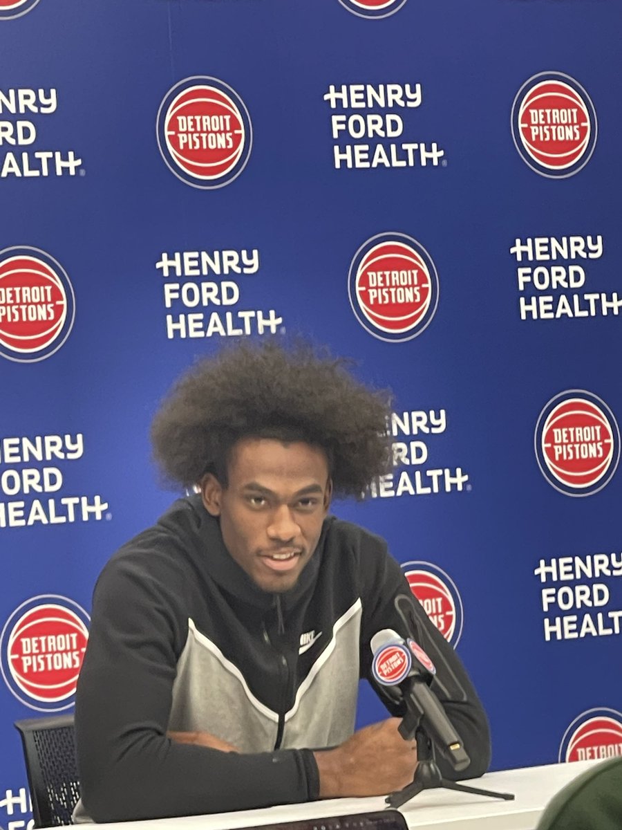 DetroitKoolAid's tweet photo. Jalen Duren has arrived to the podium.

“I’m trying to dominate games…I’m excited for what I can be.”

Next season going to be scary. 

#Pistons #NBA https://t.co/pL99bRmEVN