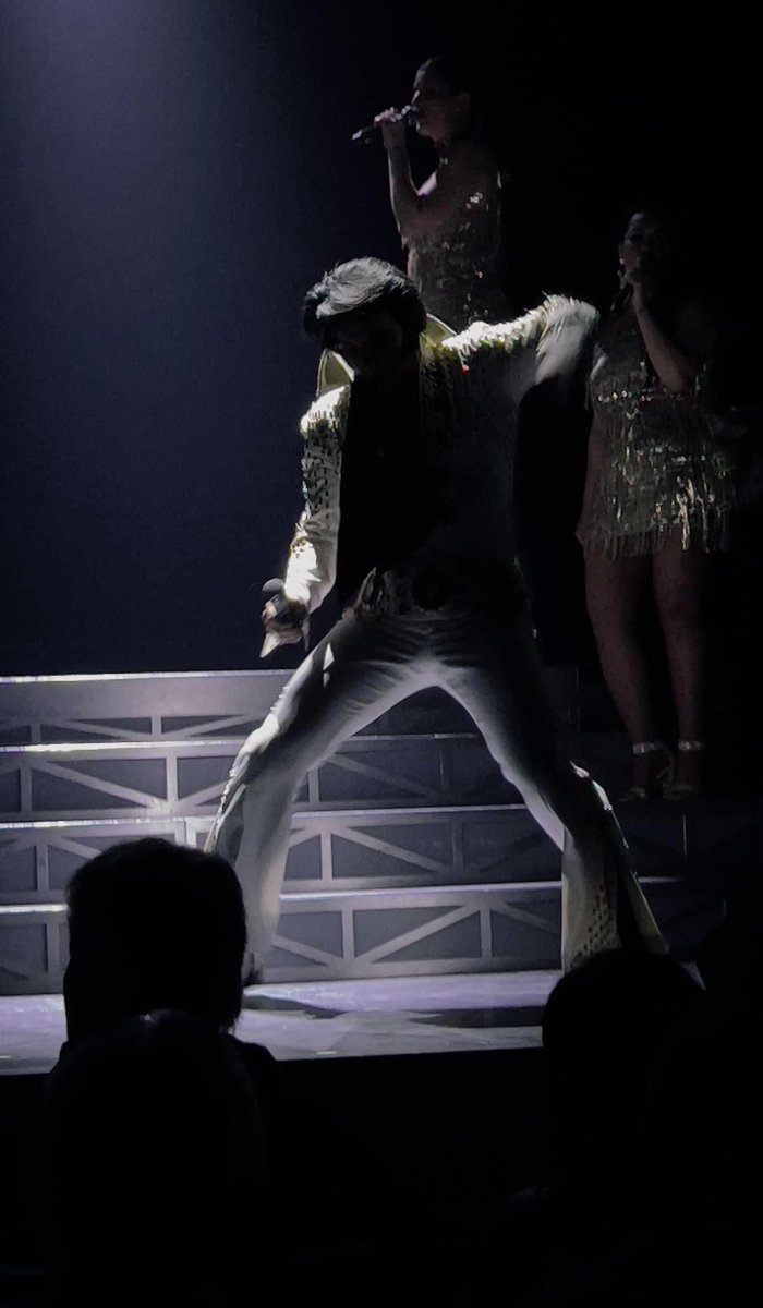 LEGENDS_MBSC's tweet photo. “Spent the evening with a Hunk-a-hunk of burning’ love last night…” - 📸: Heidi Diener 

#legendsinconcertmb #shoutout #thankyou @jaydupuis @LegendsConcert @LEGENDS_MBSC @BroadwayatBeach https://t.co/coQbO53Bau