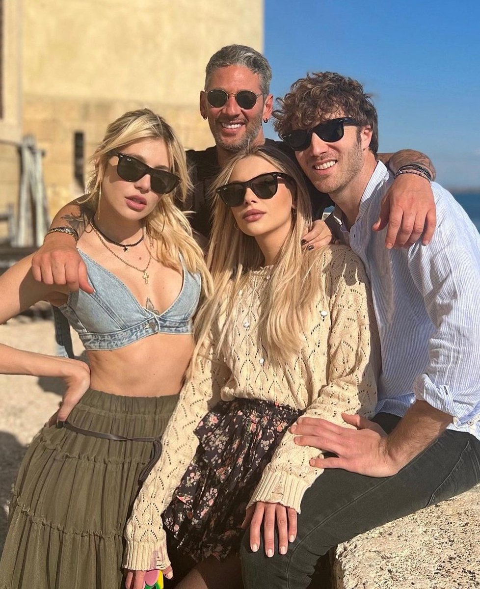 sonosfasata's tweet photo. ma che belli🤍🥹 #incorvassi https://t.co/2wS8uZvKlk