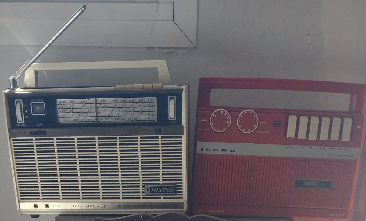 Escoltans per FM 104.5 , Nou Barris, Horta Guinardo, Sant Andreu, Sant Marti, Gramanet , Badalona 
la FM lliure del barris del Nord de Barcelona 104,5