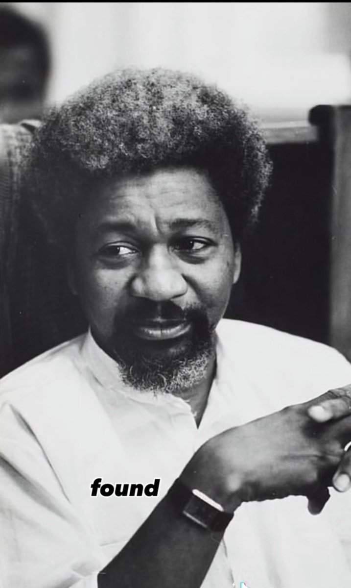 HbonesMedia's tweet photo. #History Déjà vu 😲
Bet you didn’t know this shocking revelation about Wole Soyinka 😬 Wow!
“The chief priest of election rigging.” Choi!! 😂
This title may have been inherited in the 2023 elections…🤔
#WoleSoyinka #GangstaMoves
#OperationWetie #Necklacing #RiggedElections #I965
