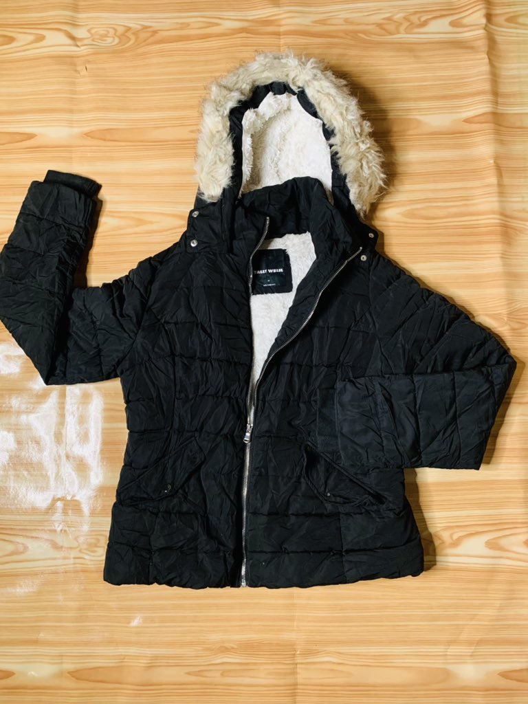 _Arike_mide's tweet photo. I have nice thrift winterwears for both adults and kids for small money . https://t.co/ppysFjfM6U
