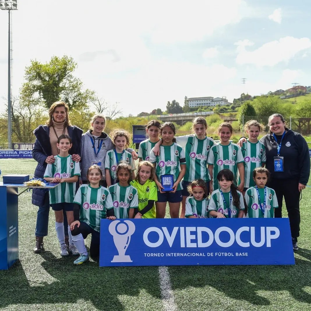 RacingFemenino's tweet photo. ⚽️💚 Semana Santa fantástica de nuestras alevinas que nos hicieron disfrutar en los torneos.

🏆 Comenzaron con un meritorio cuarto puesto en la @oviedocup demostrando que con buen trabajo y esfuerzo se consiguen las metas. https://t.co/b28TDgAe6c