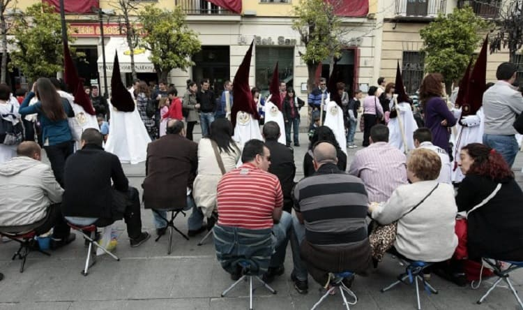 🔴 ULTIMA HORA | El Ayuntamiento de Sevilla regulará el uso de las sillas portátiles en la Semana Santa de 2024 

#SSantaSevilla23