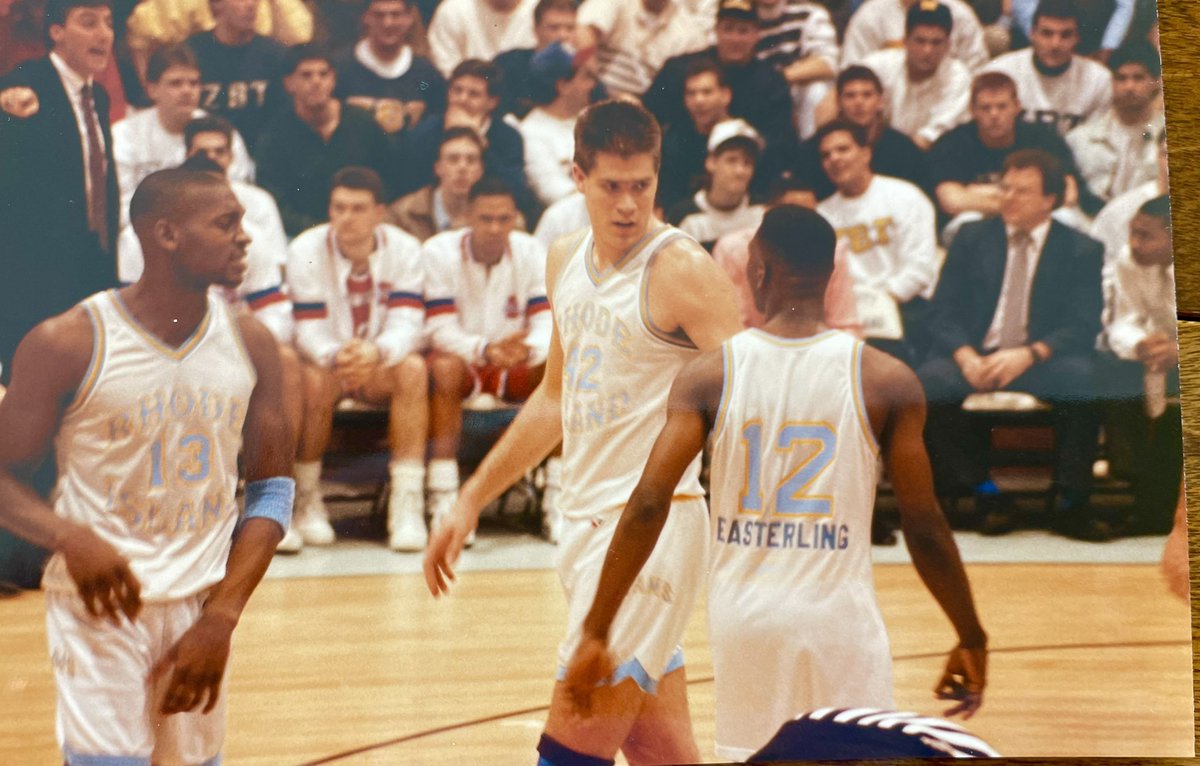 hrstrat62's tweet photo. Few more taken during 89/90 season from our seats in Keaney. If anyone knows handles of players or cheer squad members pictured feel free to add! https://t.co/dnSLTwt9dJ
