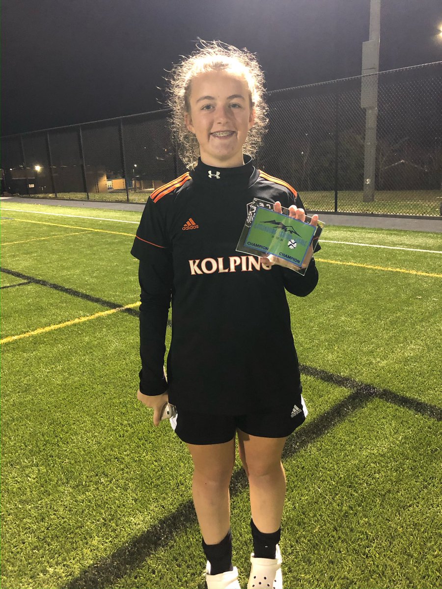 🚨 SENIOR SPOTLIGHT 🚨 

Jocelyn Fricke
Position: Midfielder

What she will miss: “I will miss going on the little trips and hanging out in the hotels.”

Why she feels like Kolping is a special place to play: “You become really close to the people around you.”