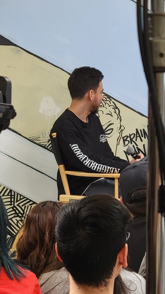 LPFanCorner's tweet photo. #AndThenLookAtMike https://t.co/hzfIATiyOf