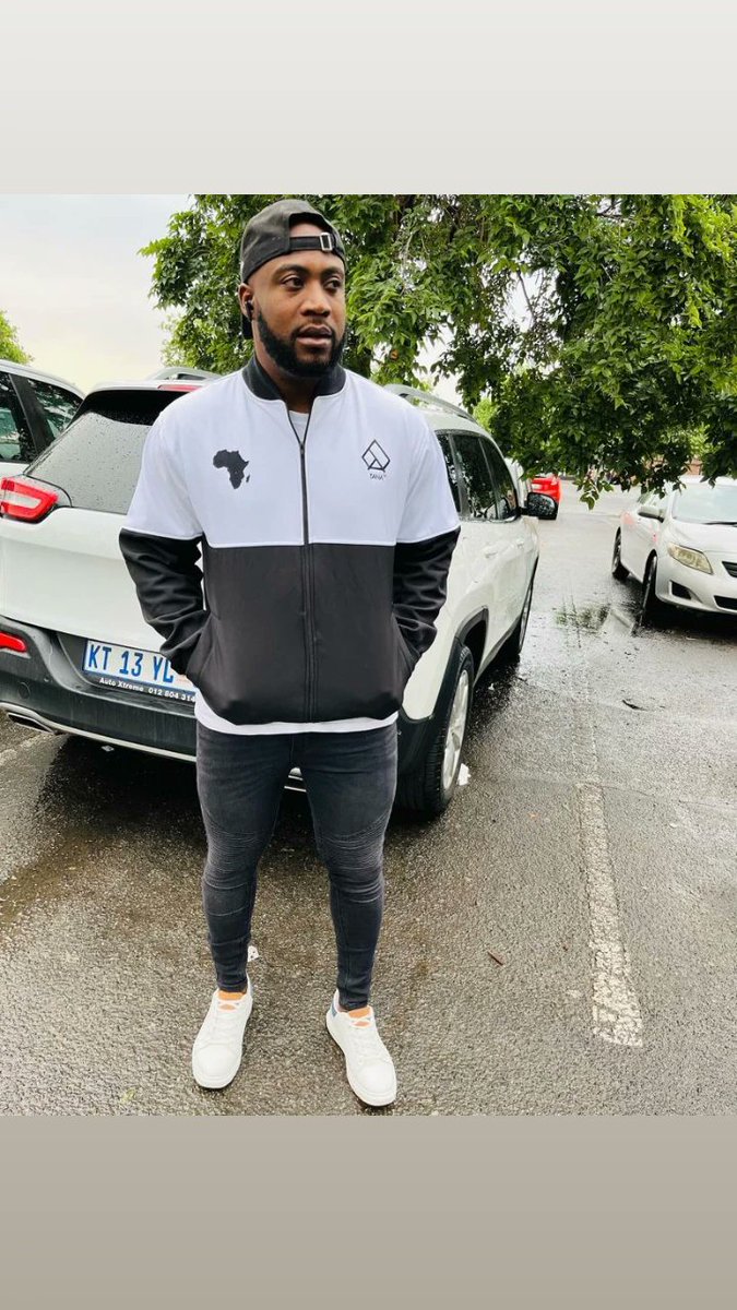Stories connecting us as a people series
Black and white 2 tone designer jacket R700 - 00
WhatsApp/call: +27740617906
#ItNeverStops #TanaEmpire #DesignerJacket