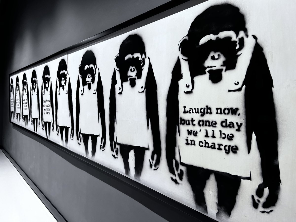 joan_quasar's tweet photo. Revisitant el MOCO: art modern i contemporani (molt de carrer) amb obres de Basquiat, Banksy, KAWS, Keith Haring, Jeff Koons, Damien Hirst, Tracey Emin, Yayoi Kusama, Mark Rothko, Warhol, i els non-fungibles token (NFT). Imprescindible! #BCN #museus #artcontemporain https://t.co/bkMhhknmLg