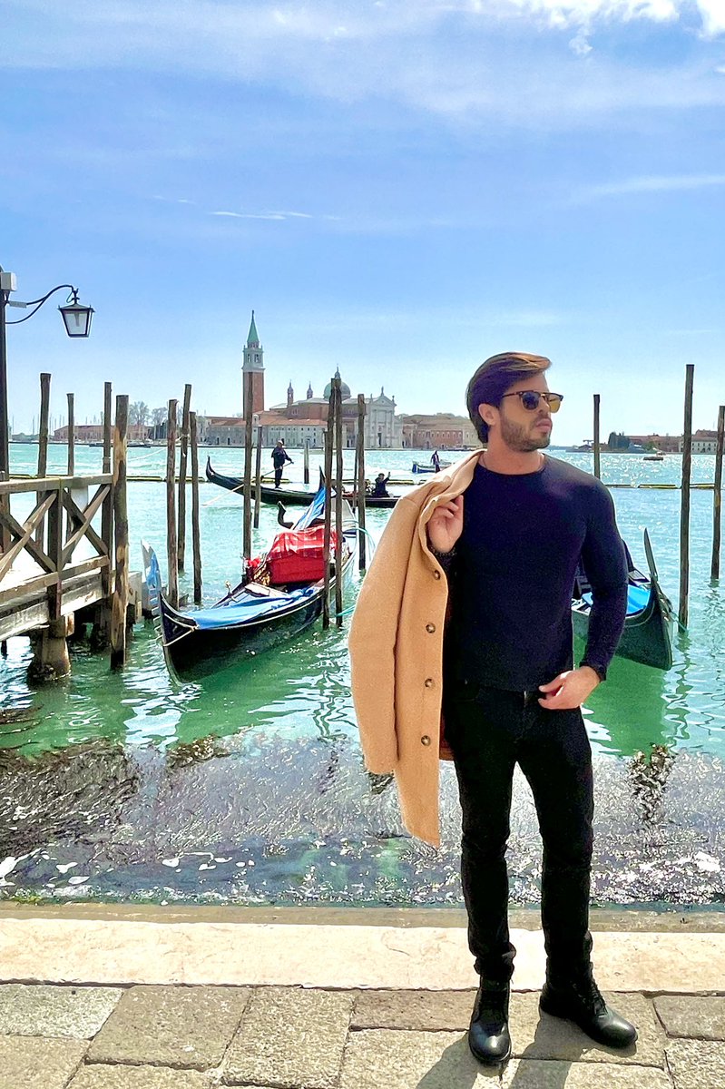 🇮🇹 Veneza 📍

#paz #instagood  #men #gratidao #instaman #palavras #façaobem #instagram #insta #today #boy #instaboy #moda_masculina_conselho_certo #italy🇮🇹 #venezia #trip