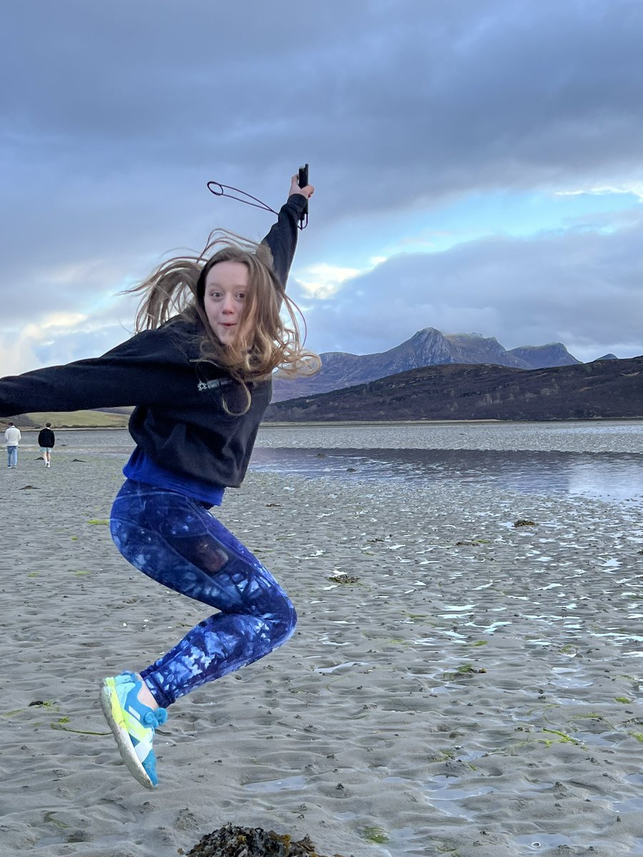 Day 1 <a href="/abdngeology/">Aberdeen Geology & Geophysics</a> field trip 📍
We have arrived! 
Tongue looking incredible in the evening light 😊⛰️☀️🏴󠁧󠁢󠁳󠁣󠁴󠁿