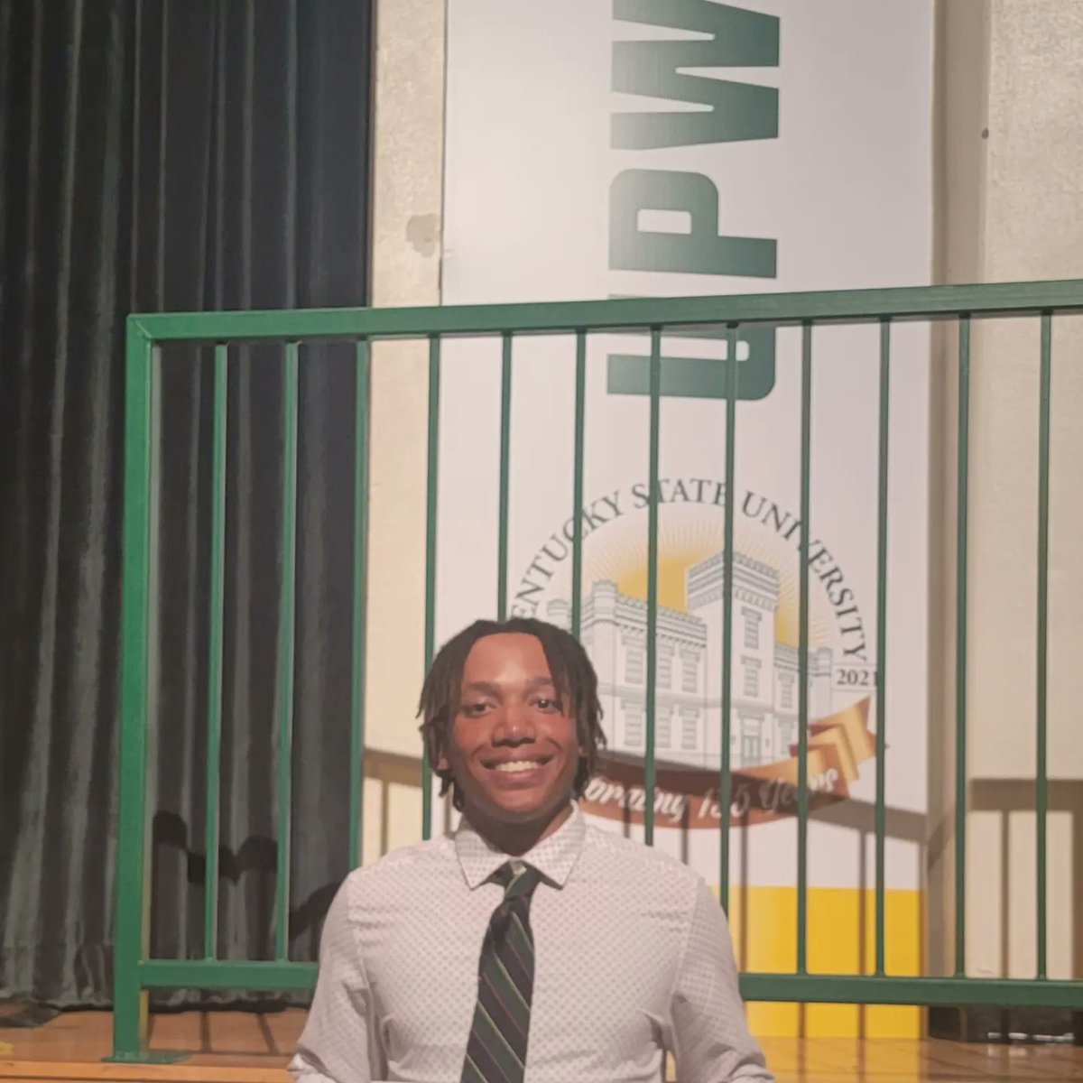 caramelcounsel's tweet photo. About last week... blessed to be able to support Zi both academically and athletically!!! Academic Convocation President's list followed by a baseball game! (Baseball photo cred @AndriaHJackson) @truezionlewis
#proudmom๐๐โพ๏ธ๐ #kysubaseball
#kysu #chemmajor #prepharm
#premed https://t.co/7X4MiOzdU1
