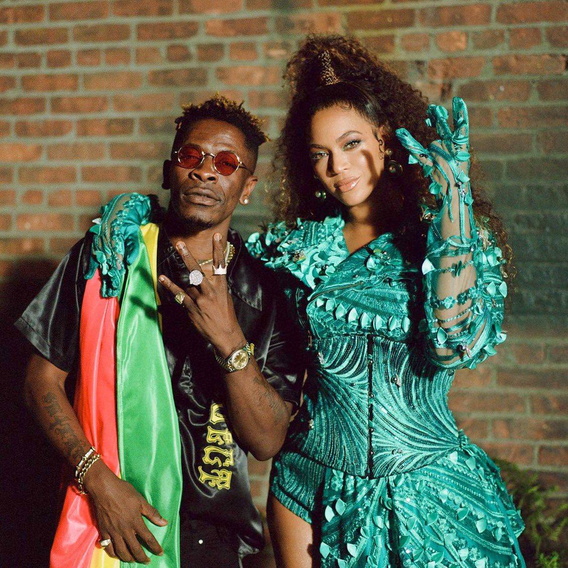 Keep Streaming @shattawalegh 👑 '#MAALI ' ALBUM AVAILABLE ON ALL STREAMING PLATFORMS. 🚀

Apple Music 🎶 
music.apple.com/gh/album/m-a-a…

Spotify:
open.spotify.com/album/0or97sZa…

Boomplay:
boomplay.com/share/album/66…

Audiomack: 
audiomack.com/shattawalenima…

#SmLiberia #SMRecords #Shaxi