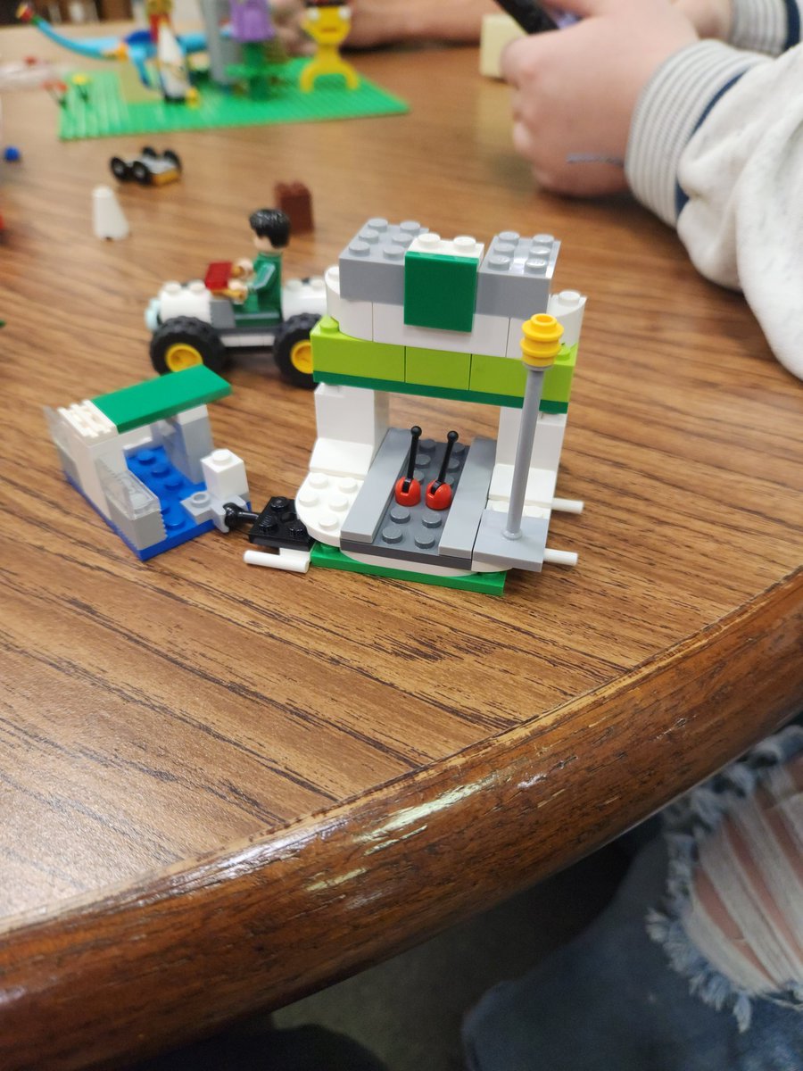 North_JL's tweet photo. Students in @MrsRoweGHS History of Gloucester class are building local historical sites with Legos! #letsbuild #GHSlibrary #GHS https://t.co/WXCrbBEMu4