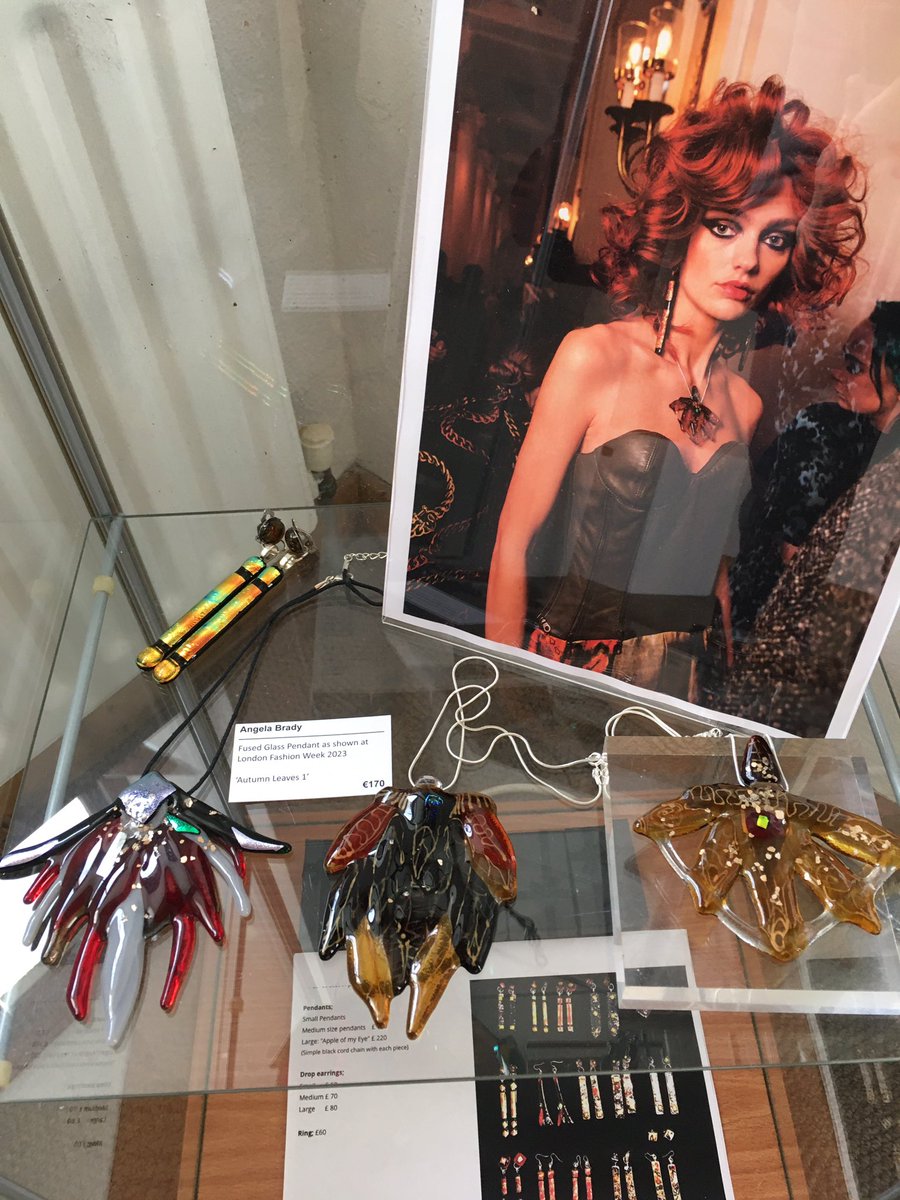 AngelaBradyDesigns tweet media