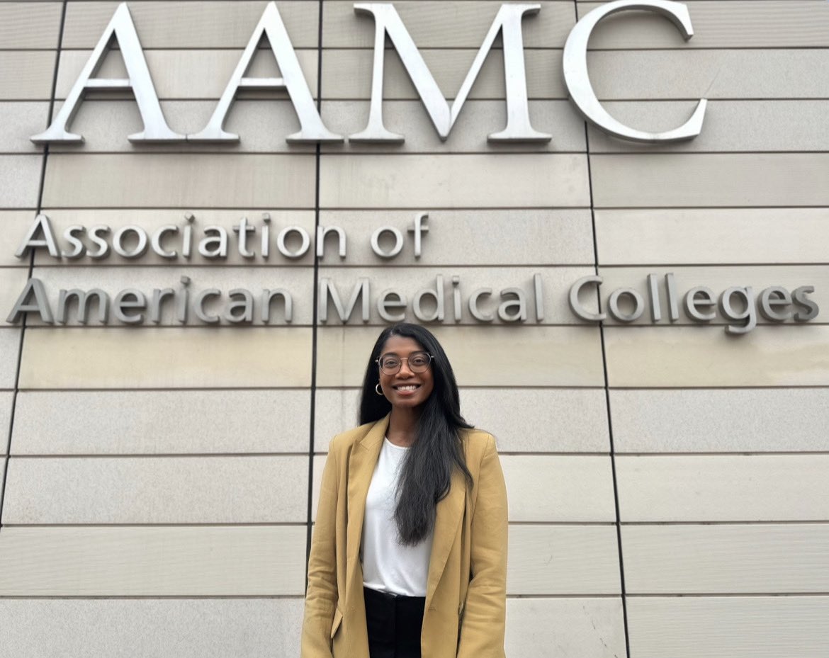 UpstateNews's tweet photo. Samantha Williams (COM '23) and Aylin Padir (COM '23) represented @SUNY Upstate at the Association of American Medical College’s Inaugural RISE Leadership Conference for fourth-year medical students. 

The conference aims to develop future leaders in academic medicine &amp; science. https://t.co/Y8We70vLnT